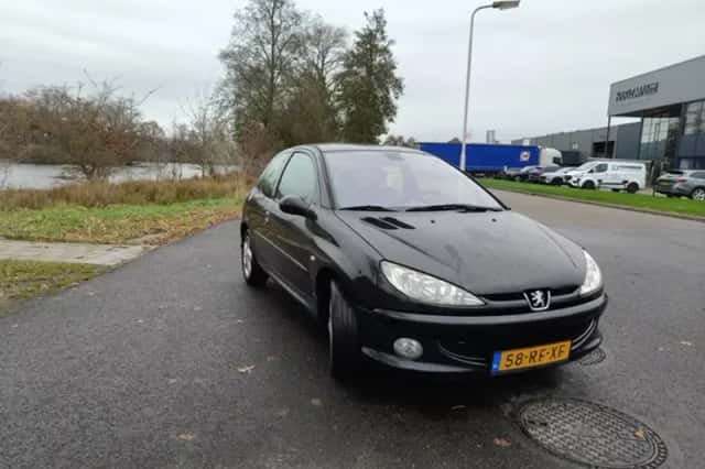 Peugeot 206 (2005) thumbnail 3