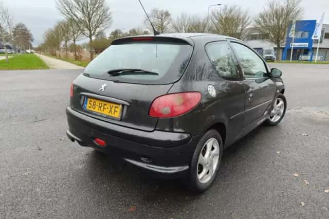 Peugeot 206 (2005) thumbnail 5