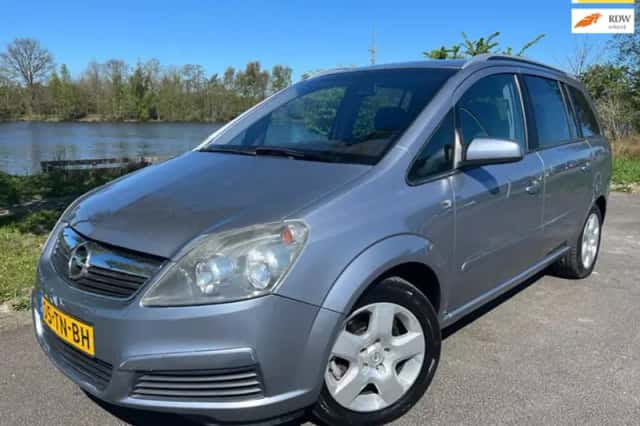 Opel Zafira (2006) thumbnail 1