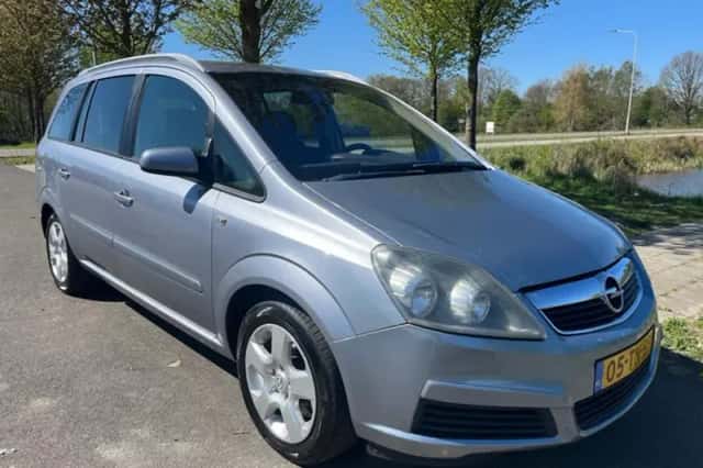 Opel Zafira (2006) thumbnail 2