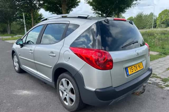 Peugeot 207 (2008) thumbnail 3