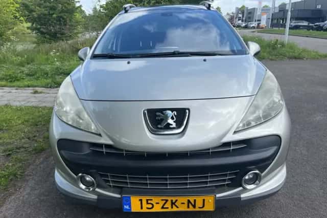 Peugeot 207 (2008) thumbnail 5
