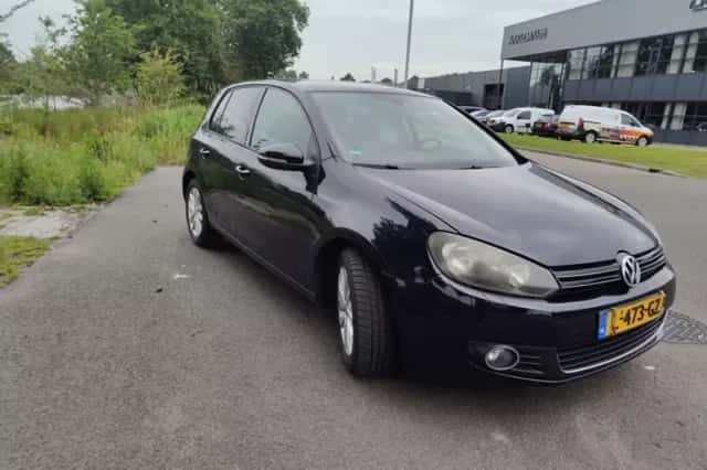 Volkswagen Golf (2011) thumbnail 2