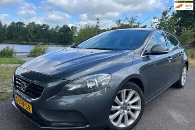 Volvo V40 (2013) thumbnail 1