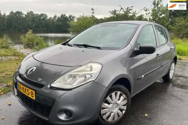 Renault Clio (2010) thumbnail 1