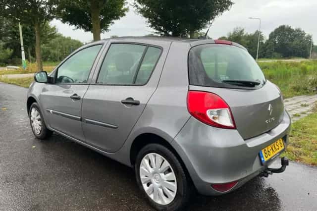 Renault Clio (2010) thumbnail 3