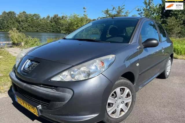 Peugeot 206 (2010) thumbnail 1