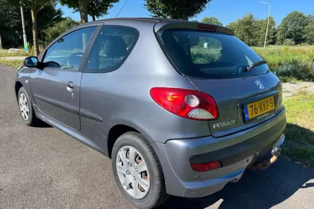 Peugeot 206 (2010) thumbnail 3