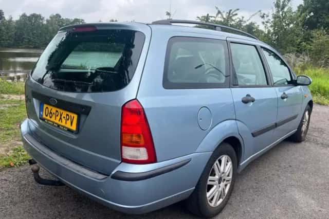 Ford Focus (2005) thumbnail 4