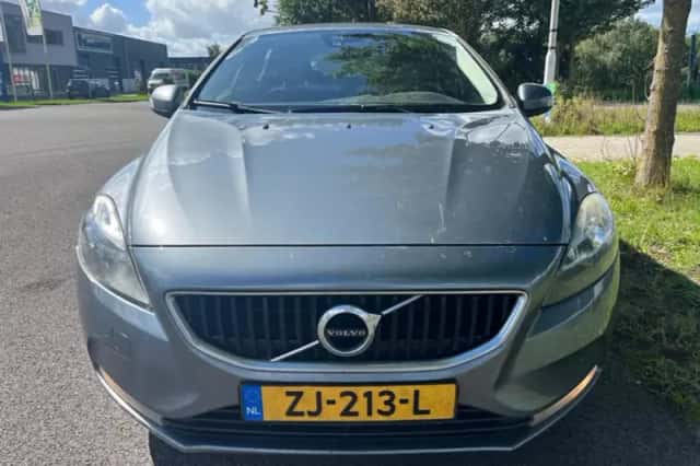 Volvo V40 (2016) thumbnail 5