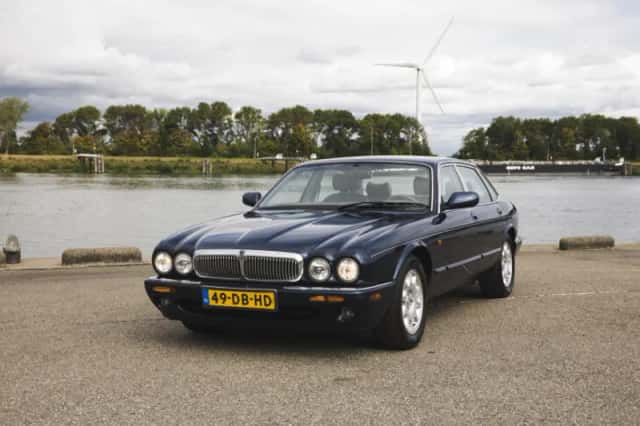 Jaguar Sovereign (1999) thumbnail 1
