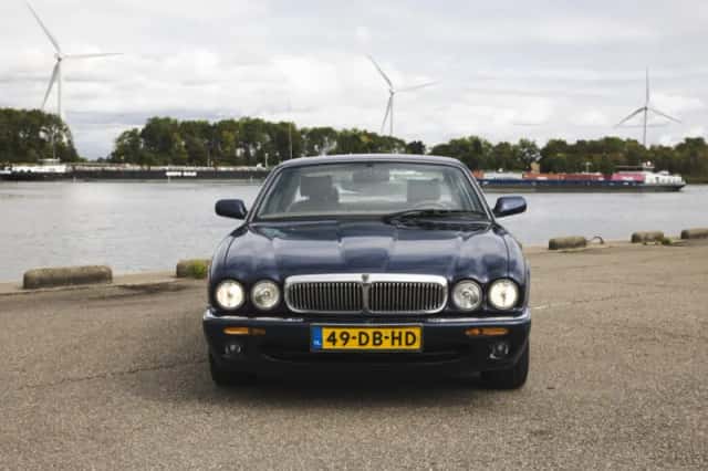 Jaguar Sovereign (1999) thumbnail 2