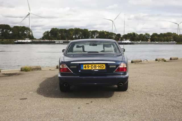 Jaguar Sovereign (1999) thumbnail 6