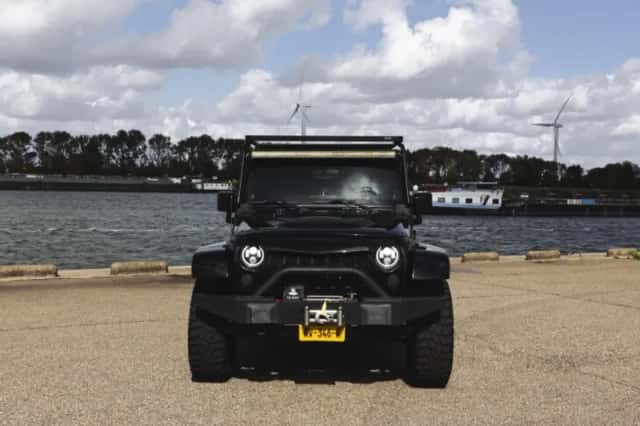 Jeep Wrangler (2009) thumbnail 2