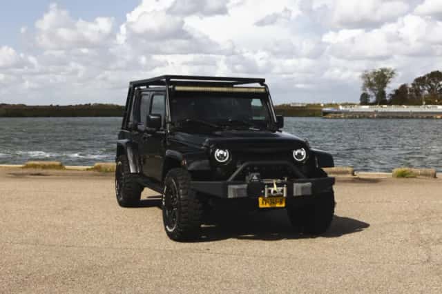 Jeep Wrangler (2009) thumbnail 4