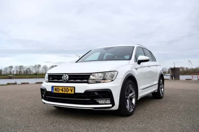 Volkswagen Tiguan (2017) thumbnail 2