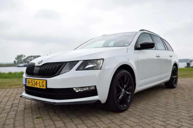 Škoda Octavia (2020) thumbnail 3
