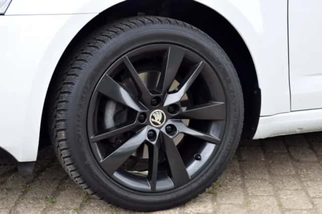 Škoda Octavia (2020) thumbnail 6