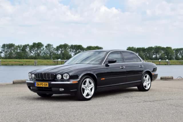 Jaguar XJ (2004) thumbnail 1