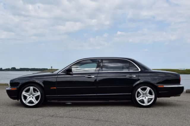 Jaguar XJ (2004) thumbnail 6
