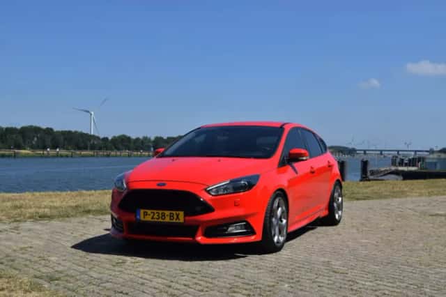 Ford Focus (2016) thumbnail 2