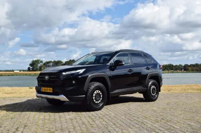 Toyota RAV4 (2022) thumbnail 1