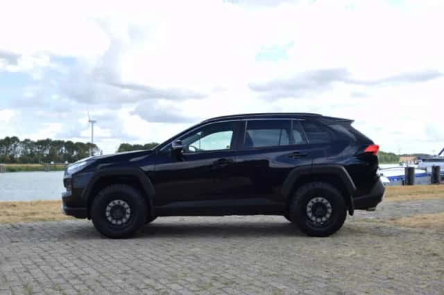 Toyota RAV4 (2022) thumbnail 4