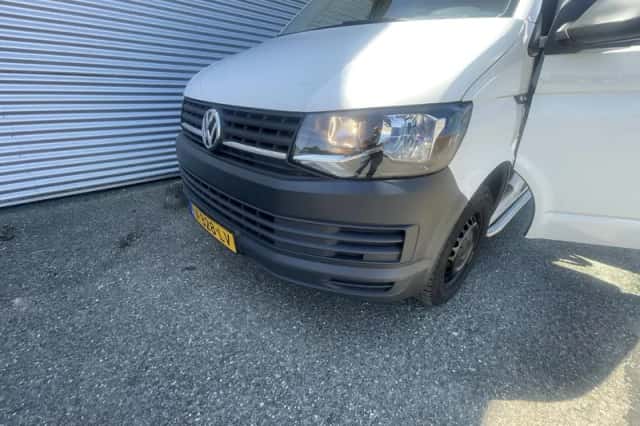Volkswagen Transporter (2018) thumbnail 17