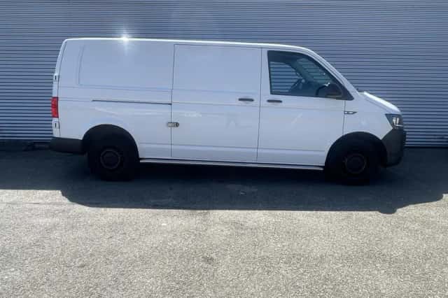 Volkswagen Transporter (2018) thumbnail 4