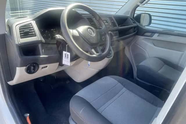 Volkswagen Transporter (2018) thumbnail 6