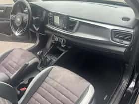 Kia Rio (2018) thumbnail 11