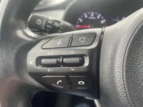 Kia Rio (2018) thumbnail 13