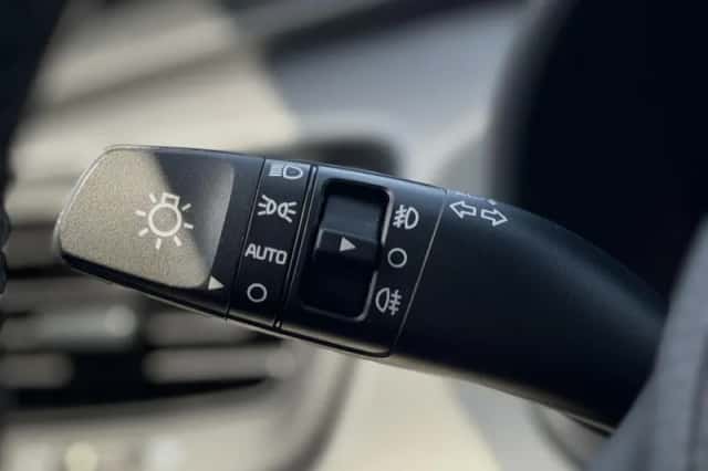 Kia Rio (2018) thumbnail 17