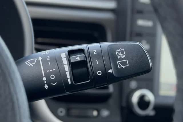 Kia Rio (2018) thumbnail 18