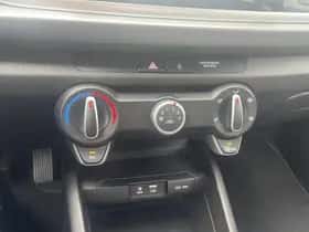 Kia Rio (2018) thumbnail 18