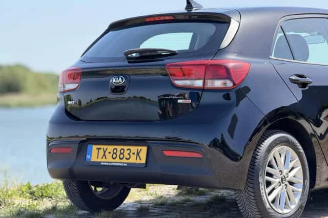 Kia Rio (2018) thumbnail 4