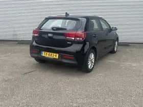 Kia Rio (2018) thumbnail 4