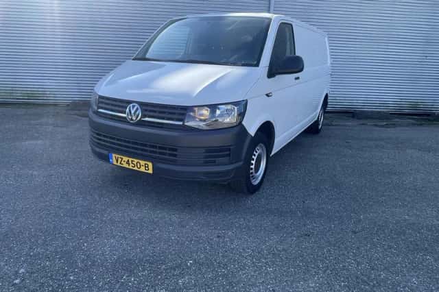 Volkswagen Transporter (2016) thumbnail 1