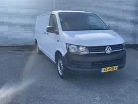 Volkswagen Transporter (2016) thumbnail 2