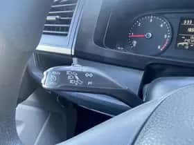 Volkswagen Transporter (2016) thumbnail 11