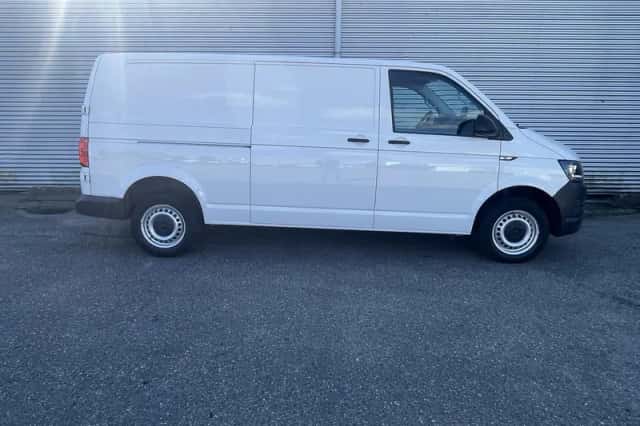 Volkswagen Transporter (2016) thumbnail 4