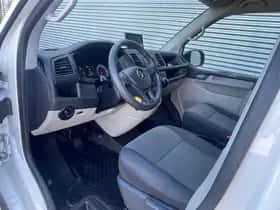 Volkswagen Transporter (2016) thumbnail 6