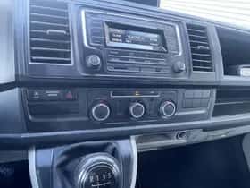 Volkswagen Transporter (2016) thumbnail 10