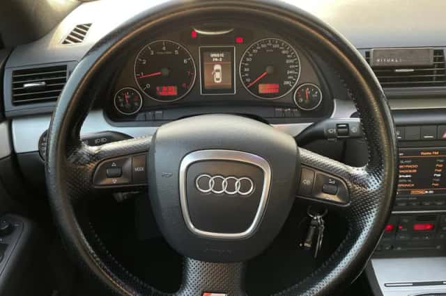 Audi A4 (2006) thumbnail 12