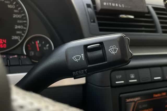 Audi A4 (2006) thumbnail 16