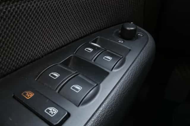 Audi A4 (2006) thumbnail 21