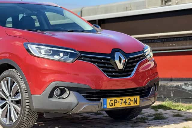Renault Kadjar (2015) thumbnail 2