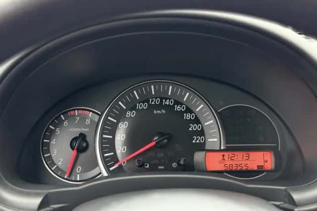 Nissan Micra (2015) thumbnail 14