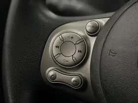 Nissan Micra (2015) thumbnail 16