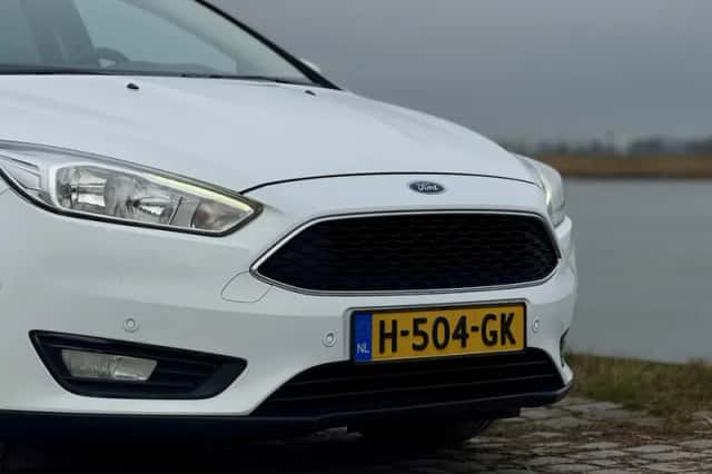 Ford Focus (2017) thumbnail 2